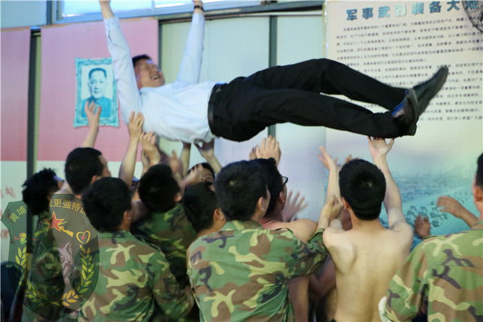 廣州喜洋洋便利店有限公司128人到黃埔軍校青少年訓練基地進行魔鬼訓練