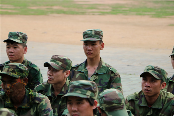廣州喜洋洋便利店有限公司128人到黃埔軍校青少年訓練基地進行魔鬼訓練