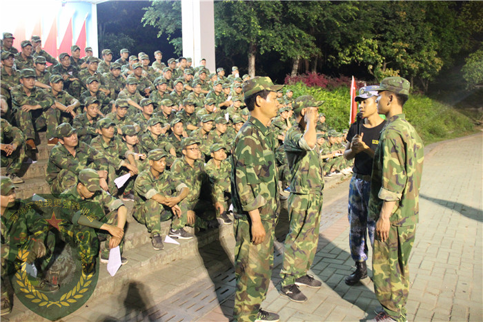 廣州喜洋洋便利店有限公司128人到黃埔軍校青少年訓練基地進行魔鬼訓練