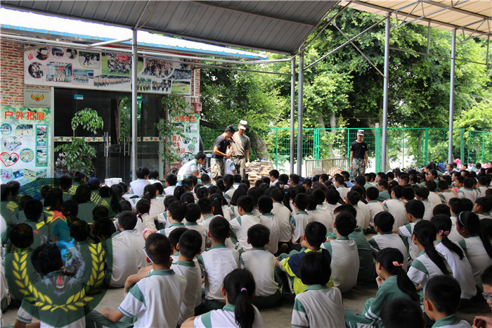 東莞香市小學(xué)五、六年級(jí)758人到黃埔軍事拓展訓(xùn)練基地進(jìn)行社會(huì)實(shí)踐一天