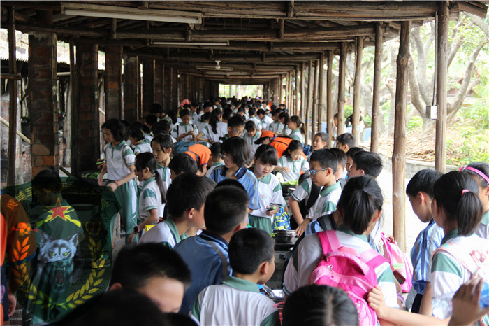 東莞香市小學(xué)五、六年級(jí)758人到黃埔軍事拓展訓(xùn)練基地進(jìn)行社會(huì)實(shí)踐一天