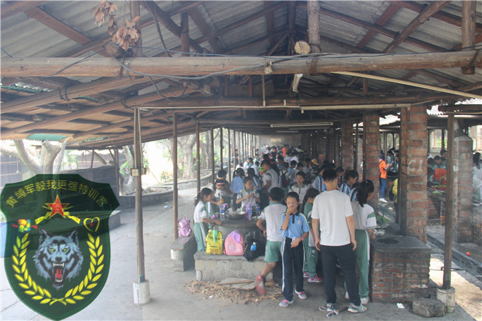 東莞香市小學(xué)五、六年級(jí)758人到黃埔軍事拓展訓(xùn)練基地進(jìn)行社會(huì)實(shí)踐一天