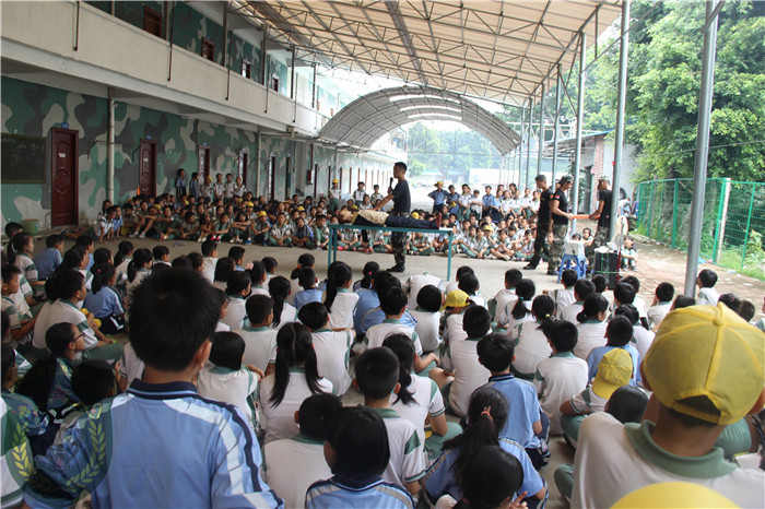 東莞香市小學(xué)三、四年級(jí)853人到黃埔軍事拓展訓(xùn)練基地進(jìn)行社會(huì)實(shí)踐